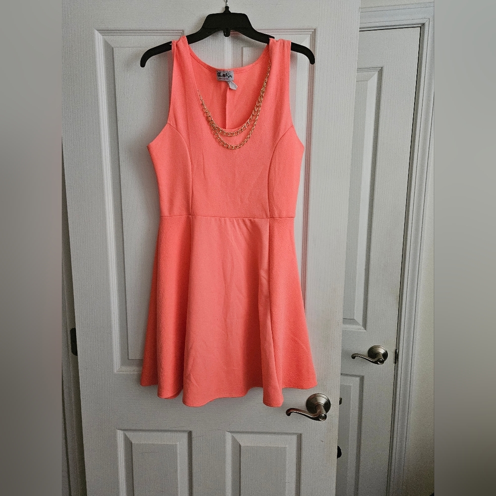 Dress - Picture 3 of 4